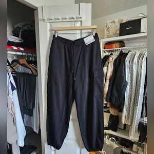UNIQLO CARGO SWEATPANTS